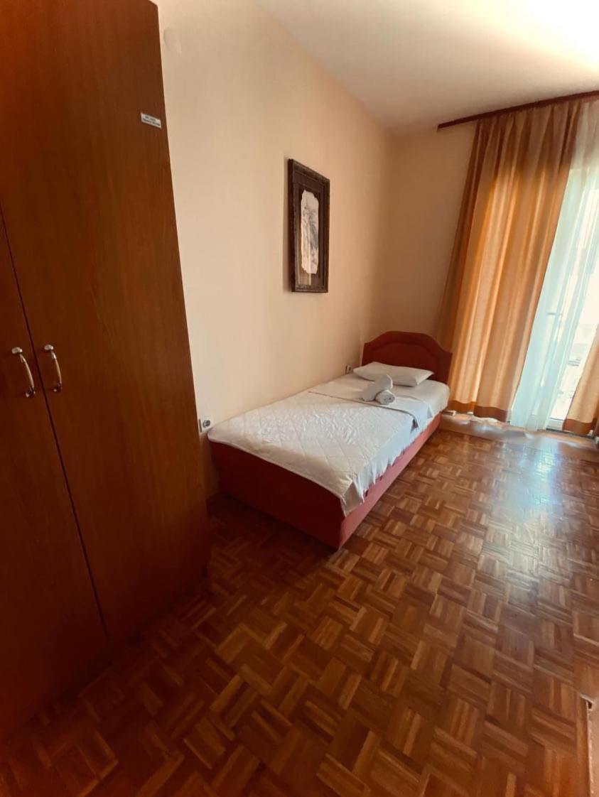 Apartments Dunja Sveti Stefan Buitenkant foto